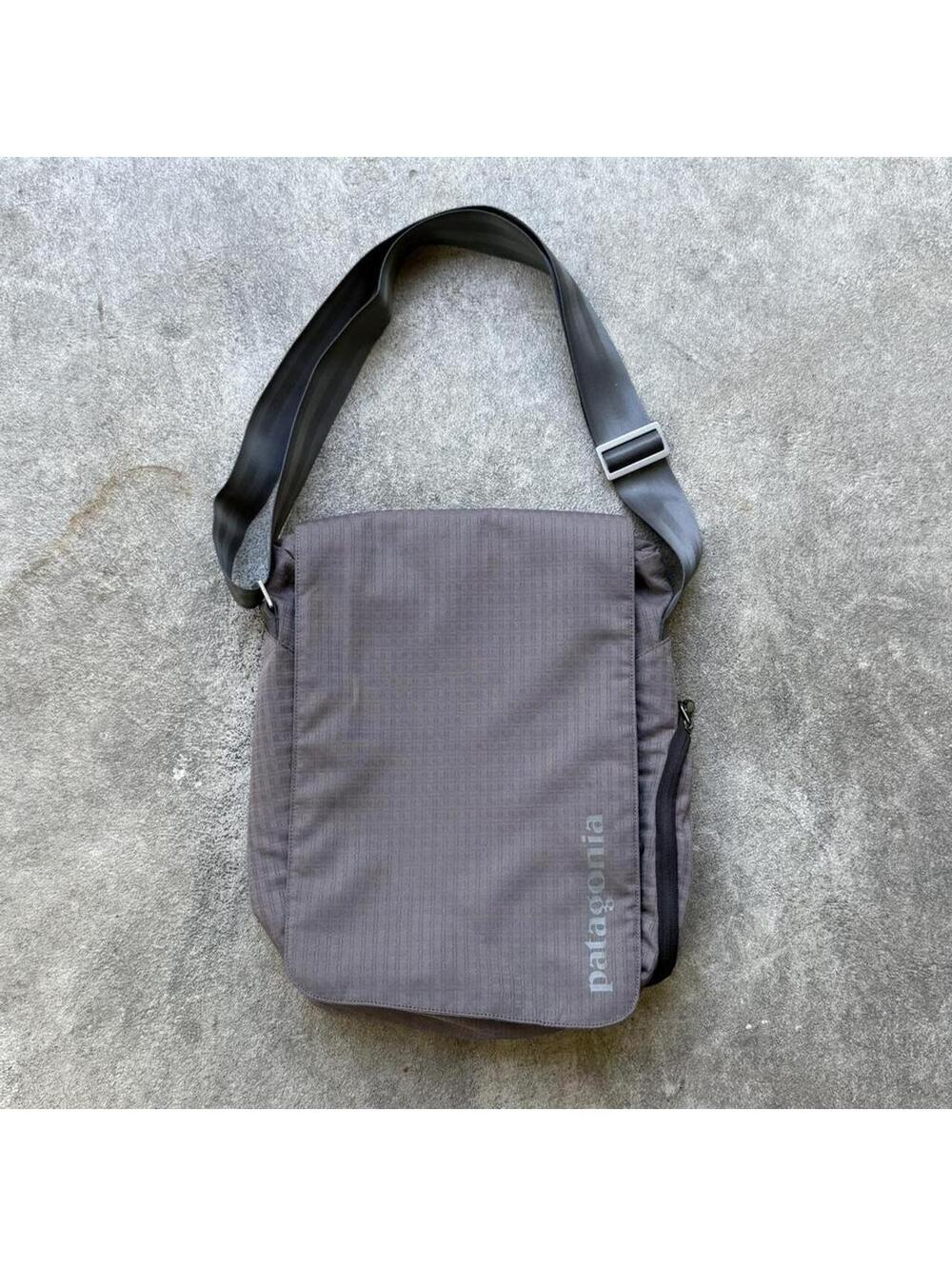 2008 Patagonia gray & brown crossbody bag #outdoor #hiking